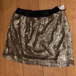 ✨ NWT ✨ Impeccable Pig Gold Skirt